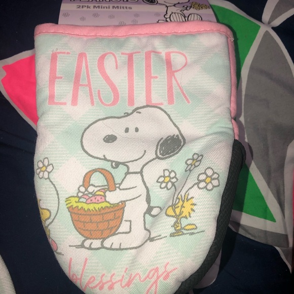 Snoopy Easter Kitchen Set - Picture 3 of 3